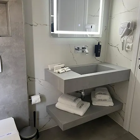 Amad * Sarandë