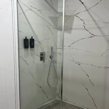 Amad 公寓式酒店 Sarandë