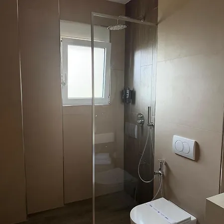 Amad Sarandë